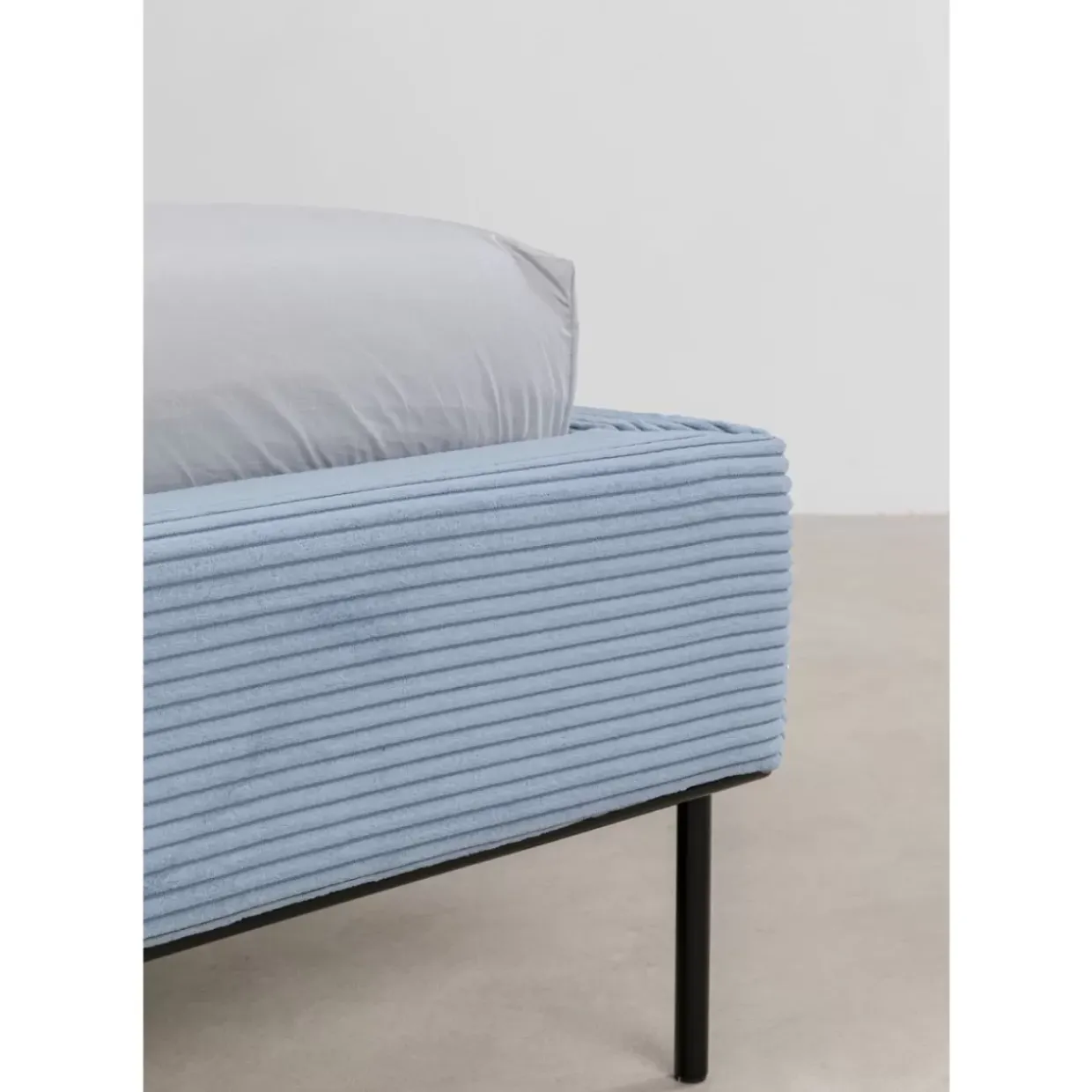 Bett East Side Cord Blau 180X200Cm