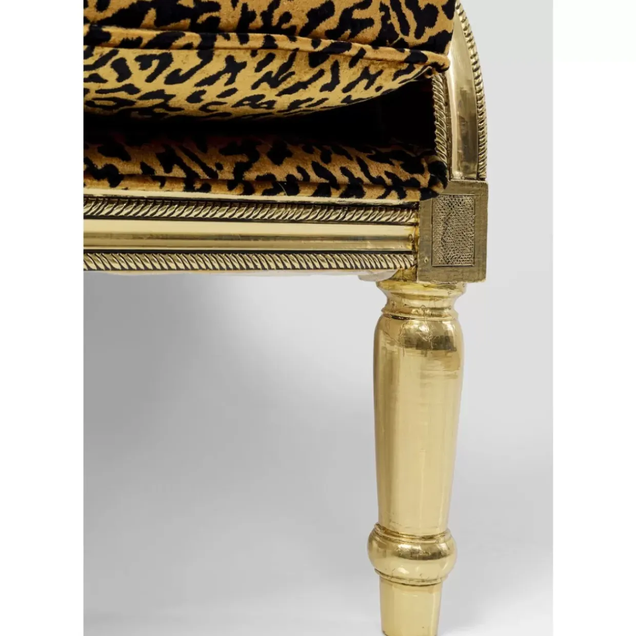 Sofa Regency Leo 135Cm