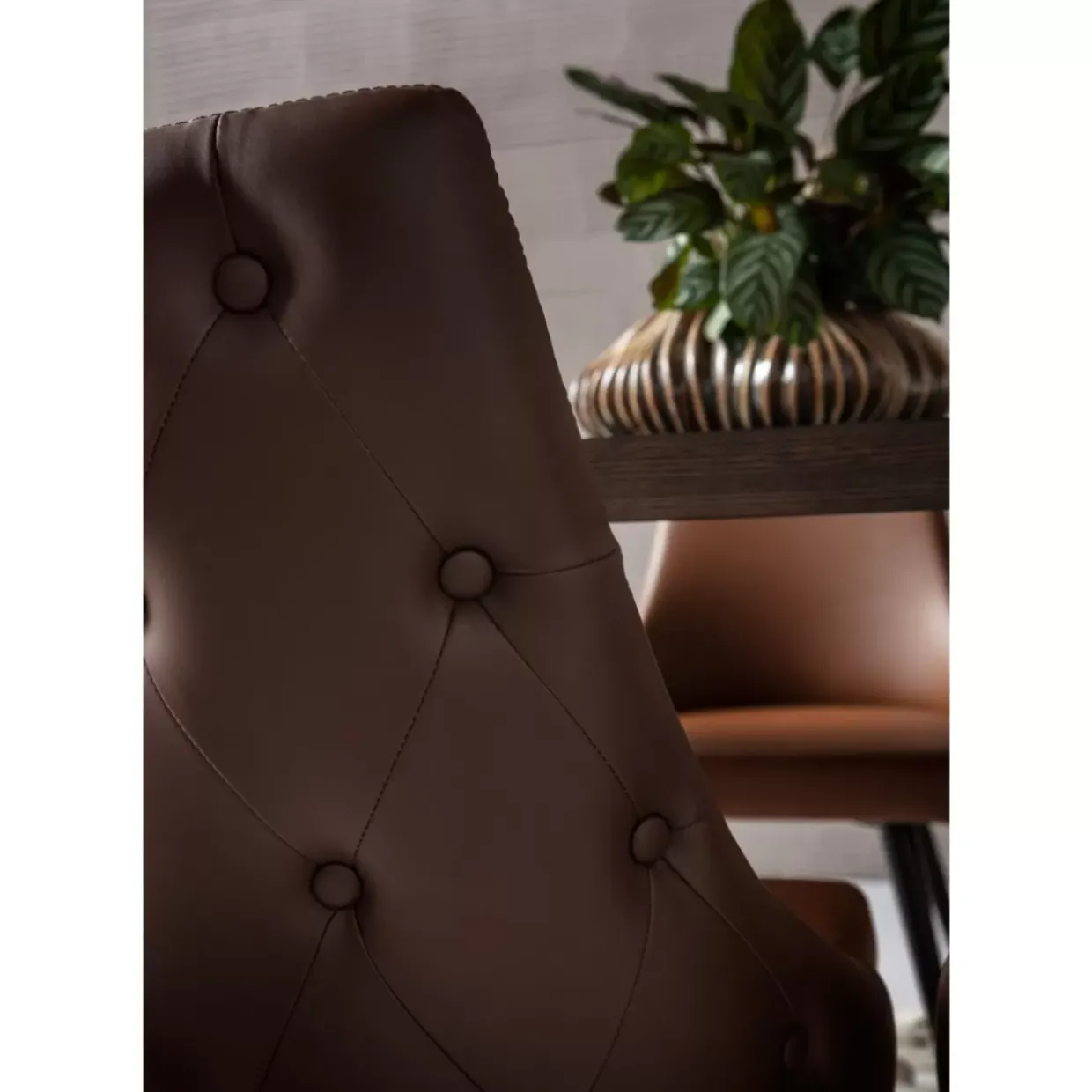 Stuhl Urban Desire Braun